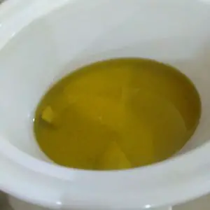 Melting oils in slow cooker