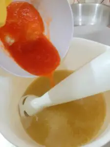 Adding Papaya Puree to Oils