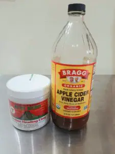 Bentonite Clay and Apple Cider Vinegar